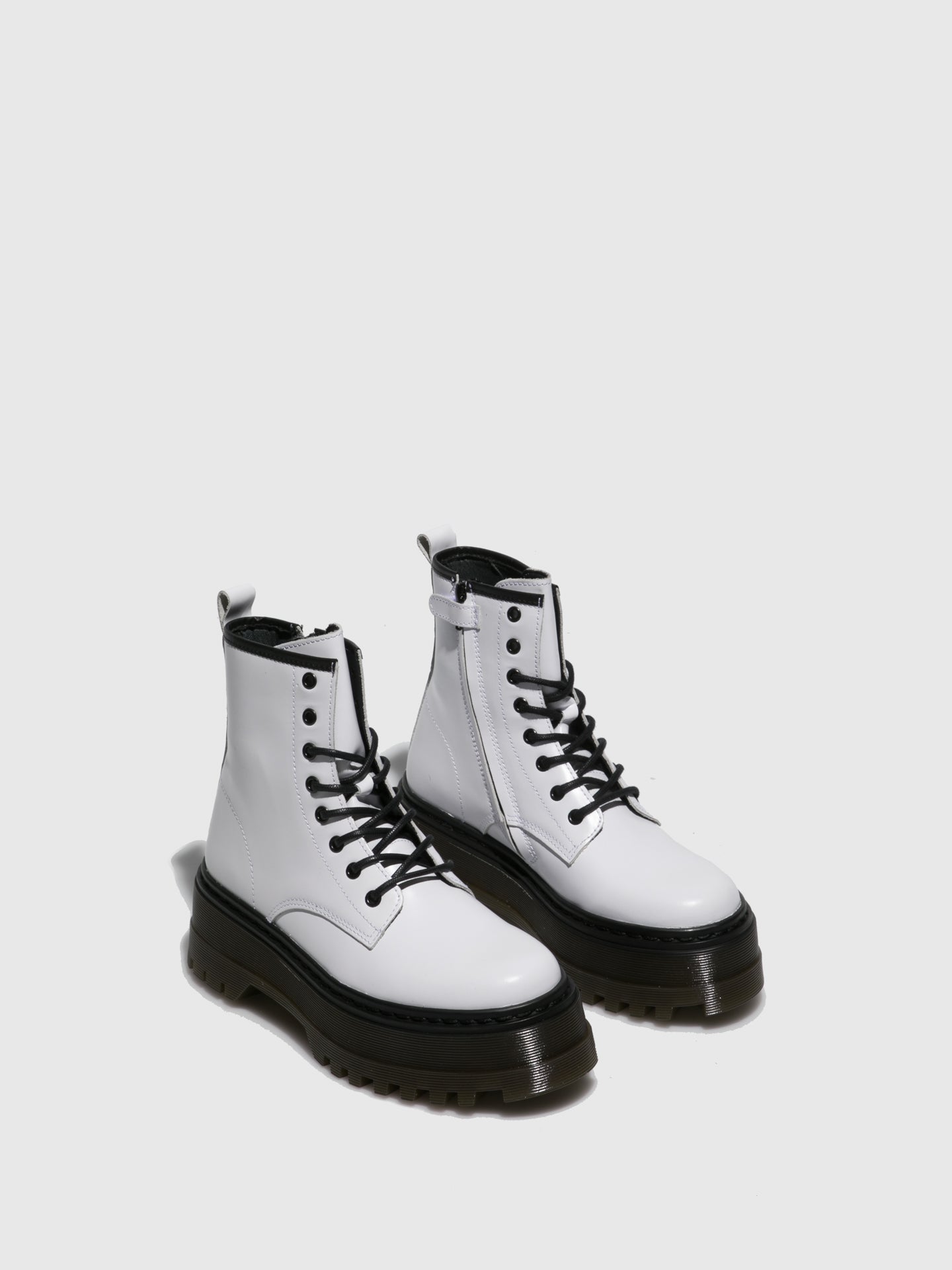 Fungi Botas com Atacadores em Branco